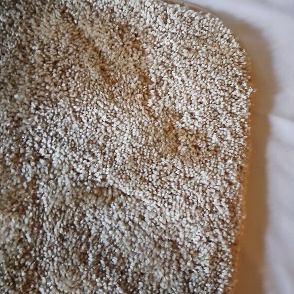 NWT Mohawk Home Classic Beige Rug - Picture 3 of 10